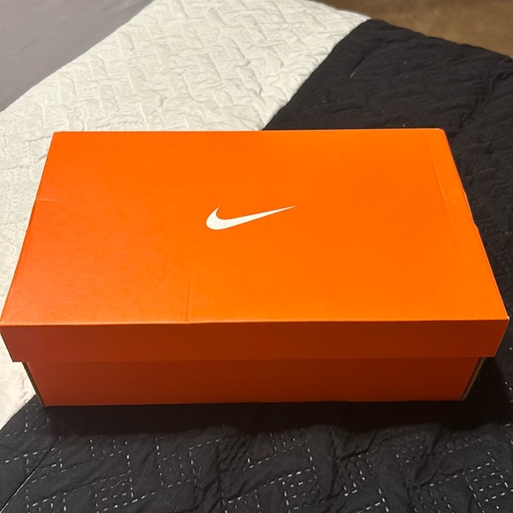 adidas cleats size 9 - Picture 2 of 5